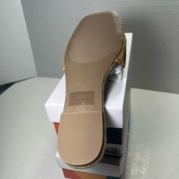 The Gardener Woven - Picture 12 of 13